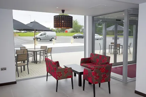 Ramada by Wyndham Milton Keynes Public Areas Photos