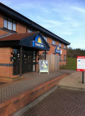 Days Inn by Wyndham Warwick South M40 Exterior Photos