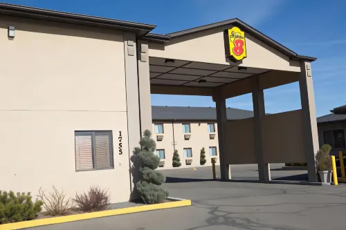 Super 8 by Wyndham Elko Exterior Photos