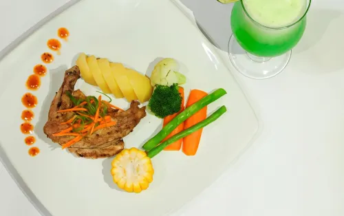 Grand Amira Hotel Makanan Photos