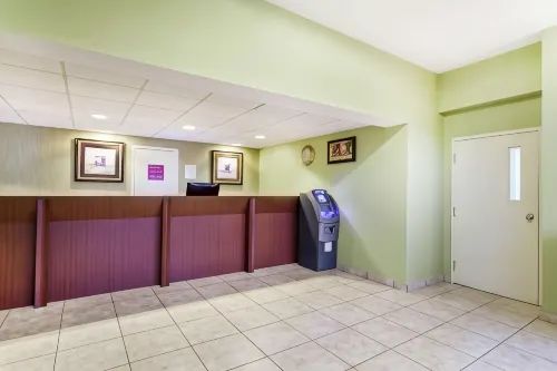 Days Inn by Wyndham Windsor Locks / Bradley Intl Airport Public Areas Photos