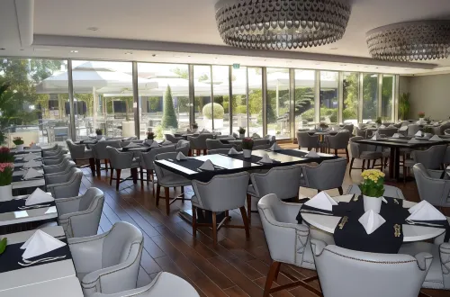 Wyndham Grand Istanbul Kalamış Marina Hotel Restauration Photos