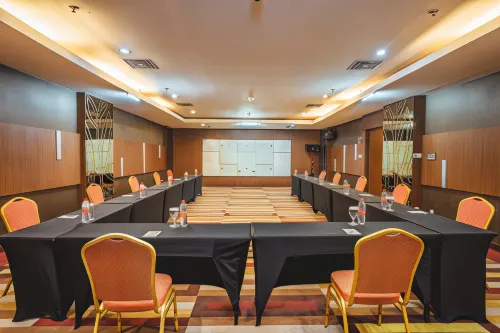 The Falatehan Hotel By Safin Business Facilities Photos