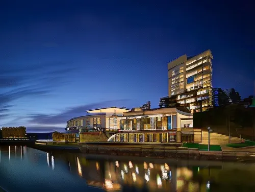Seamarq Hotel Exterior Photos