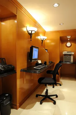 Beverly Hills Plaza Hotel & Spa Business Facilities Photos