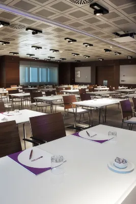 Point Hotel Barbaros Business Facilities Photos