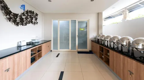 Choice Stay Hotel Denpasar Makanan Photos