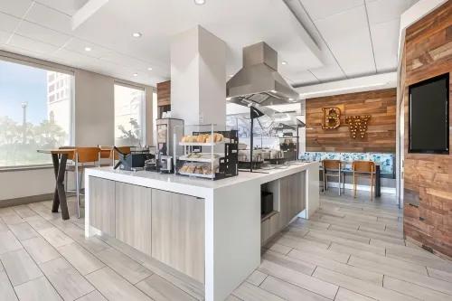 Best Western Oceanfront Restauration Photos