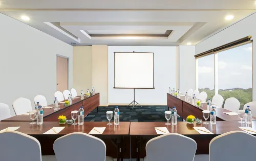 KHAS Makassar Hotel Fasilitas Bisnis Photos