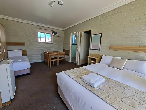Moon River Motor Inn Photos