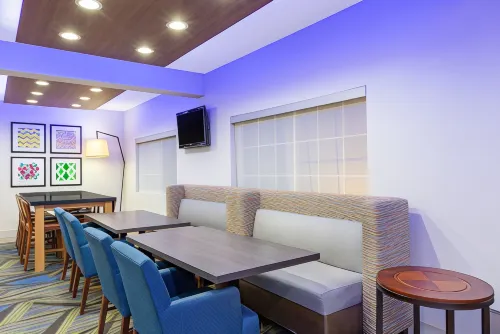 Holiday Inn Express & Suites Bishop Dining Photos