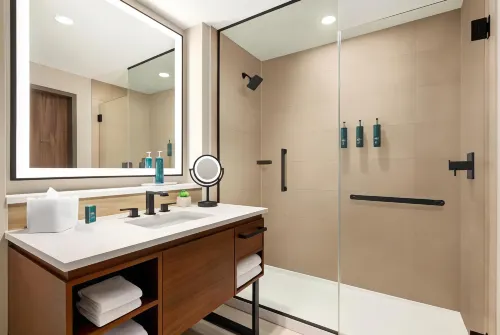 Hilton North Scottsdale at Cavasson Rooms Photos
