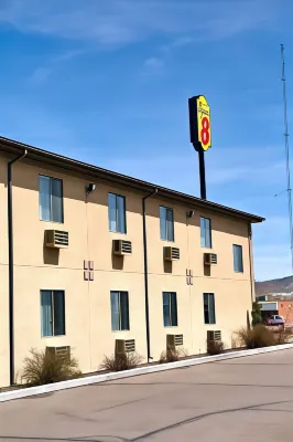 Super 8 by Wyndham Elko Exterior Photos
