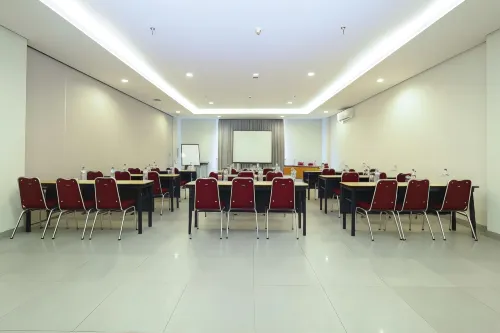 Amaris Hotel Sriwedari Solo Business Photos