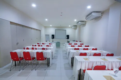 Cordela Hotel Medan Fasilitas Bisnis Photos