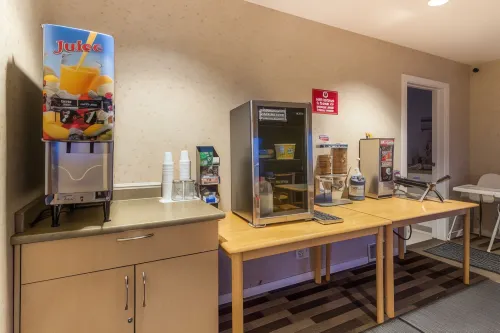 Canadas Best Value Inn Chinook Station Dining Photos