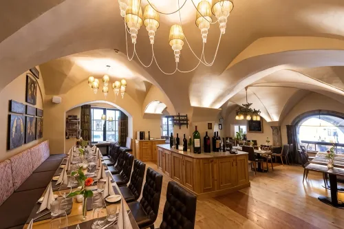 BEST WESTERN Plus Hotel Goldener Adler Innsbruck Mahlzeiten Photos