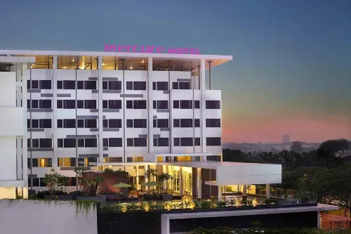 Mercure alam sutera Eksterior Photos