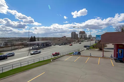 Canadas Best Value Inn Chinook Station Near Hotel Photos
