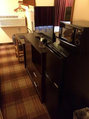 Super 8 by Wyndham Idaho Falls Rooms Photos