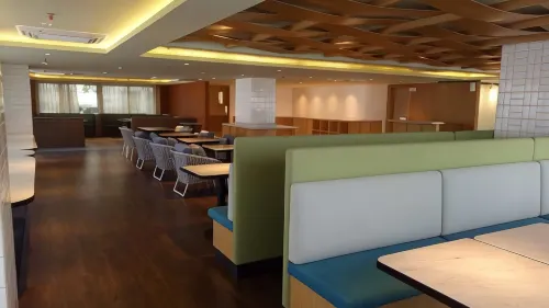Hotel Louis Kienne Pemuda Makanan Photos