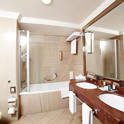 Crowne Plaza - Minsk, an IHG Hotel Chambres Photos