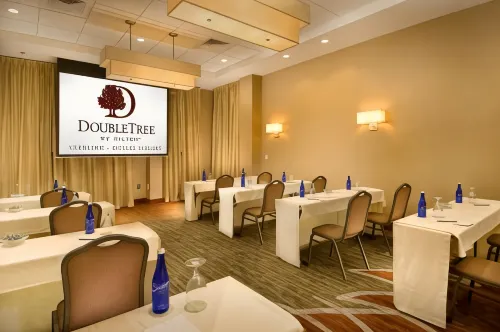 DoubleTree by Hilton Dulles Airport - Sterling Business Facilities Photos