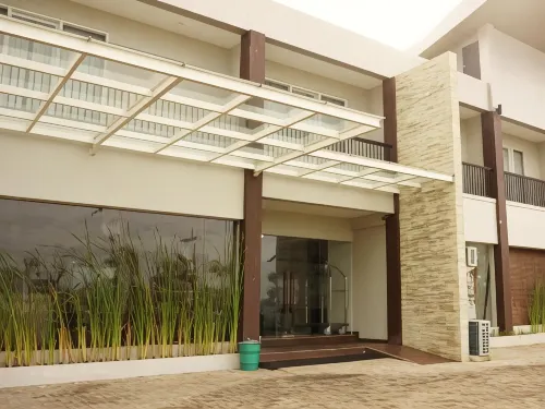 Hotel d'Season Premiere Jepara Eksterior Photos