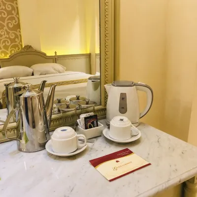 Hotel Indah Palace Solo Kamar Photos