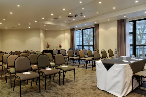Parkside Hotel & Apartments Business Facilities Photos