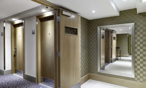 DoubleTree by Hilton London Victoria Rooms Photos