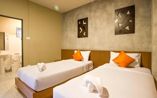 B2 Santitham (Wat Jed Yod) Boutique & Budget Hotel Kamar Photos