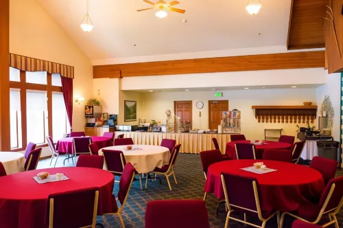 FairBridge Inn & Suites Restauration Photos