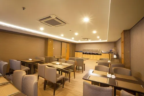 Verse Lite Hotel Gajah Mada Geschäftseinrichtungen Photos