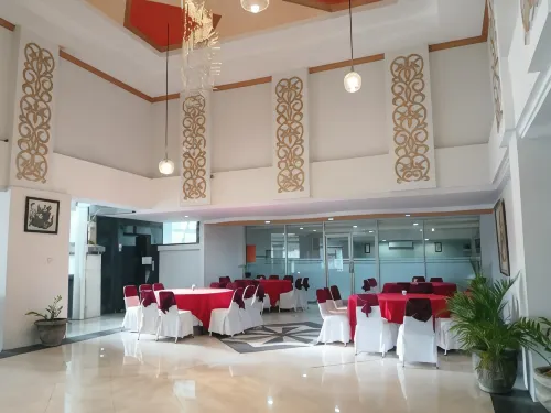 Nirmala Hotel & Convention Centre Makanan Photos