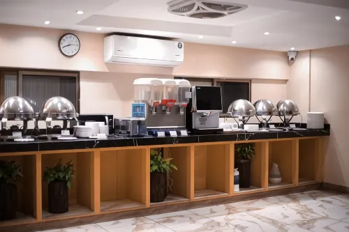 Pearl Inn Hotel Restauration Photos