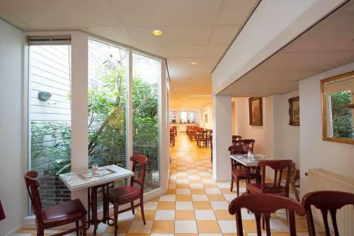 Rho Hotel Restauration Photos