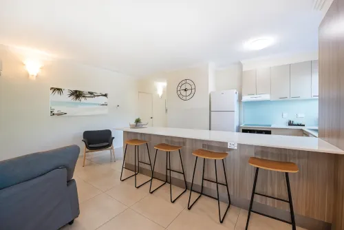 Coral Sea Vista Apartments Rooms Photos
