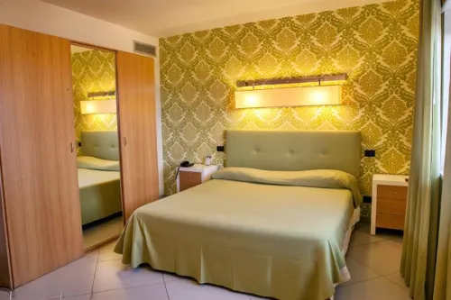 4 Spa Resort Hotel Rooms Photos