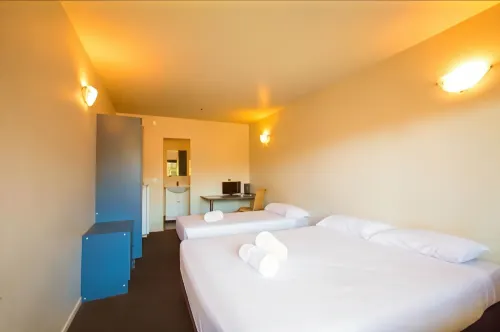 Reavers Lodge Rooms Photos