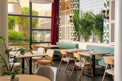 Hotel München City Center affiliated by Meliá Dining Photos