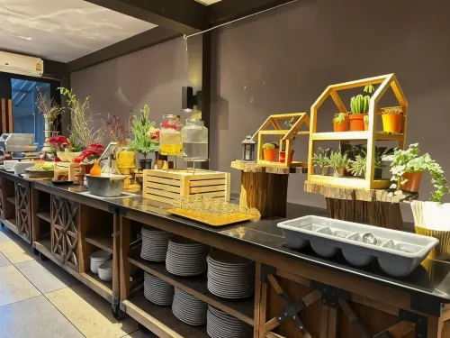 The Leela Resort & Spa Pattaya Restauration Photos