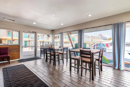 Americas Best Value Inn and Suites Flagstaff Photos