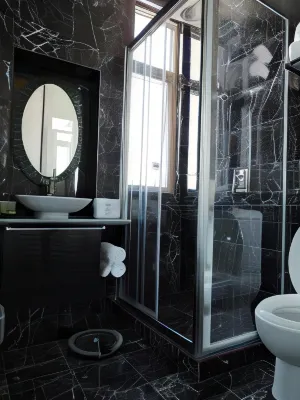 Swan River Hotel Photos
