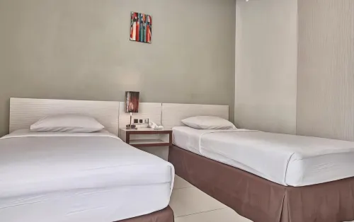 N3 Zainul Arifin Hotel Zimmer Photos
