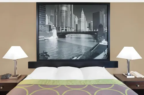 Super 8 by Wyndham Morton Grove/Chicago Rooms Photos