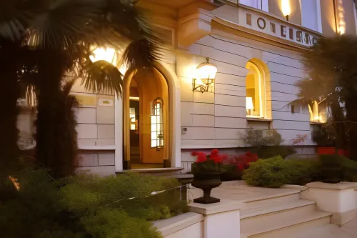 Hotel Rovereto Udvendigt Photos