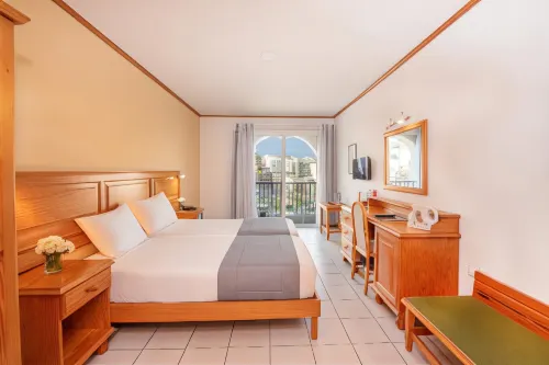 Gillieru Harbour Hotel Rooms Photos