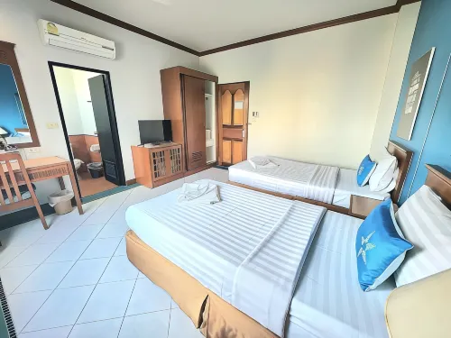 Sea Front Home Hotel - Patong Beach Kamar Photos