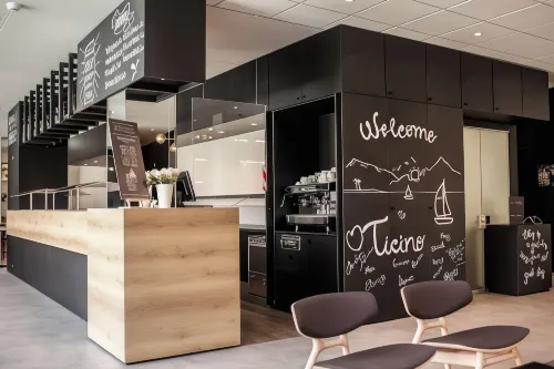 ibis budget Lugano Paradiso Espaces publics Photos